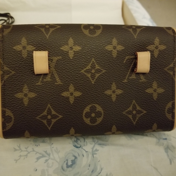 Louis Vuitton Pochette Florentine Belt Bag in Monogram - Picture 7 of 16